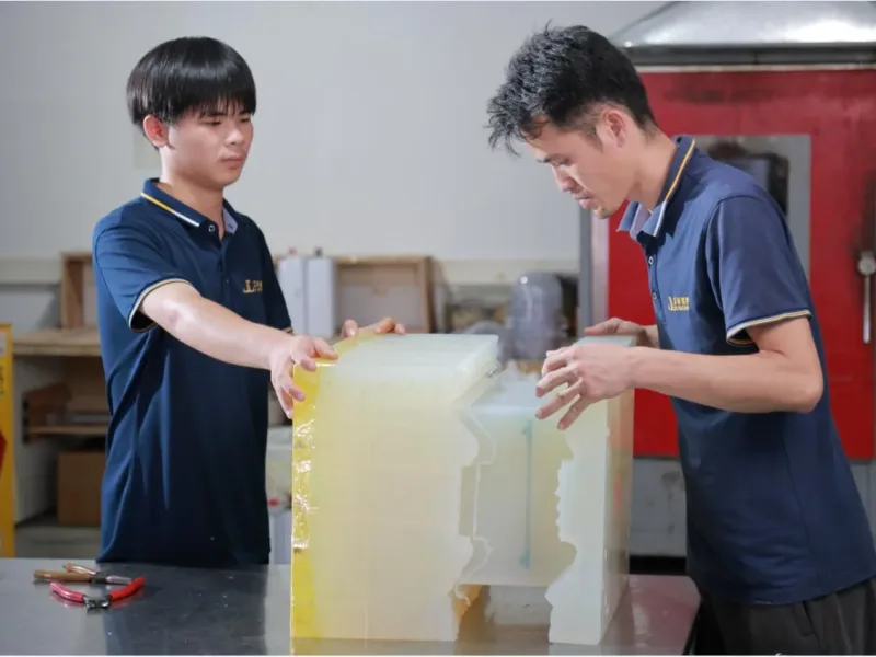快速原型真空复模铸造 – 聚氨酯硅胶样机手板制造只需要几天完成