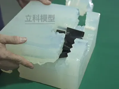 软胶手板复模工艺详解：手板厂如何精准控制邵氏硬度与按键包胶？