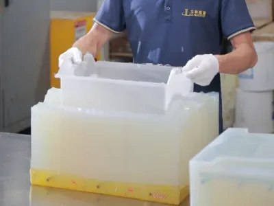 出口手板模型定制指南：如何选择符合RoHS认证的环保真空复模材料？